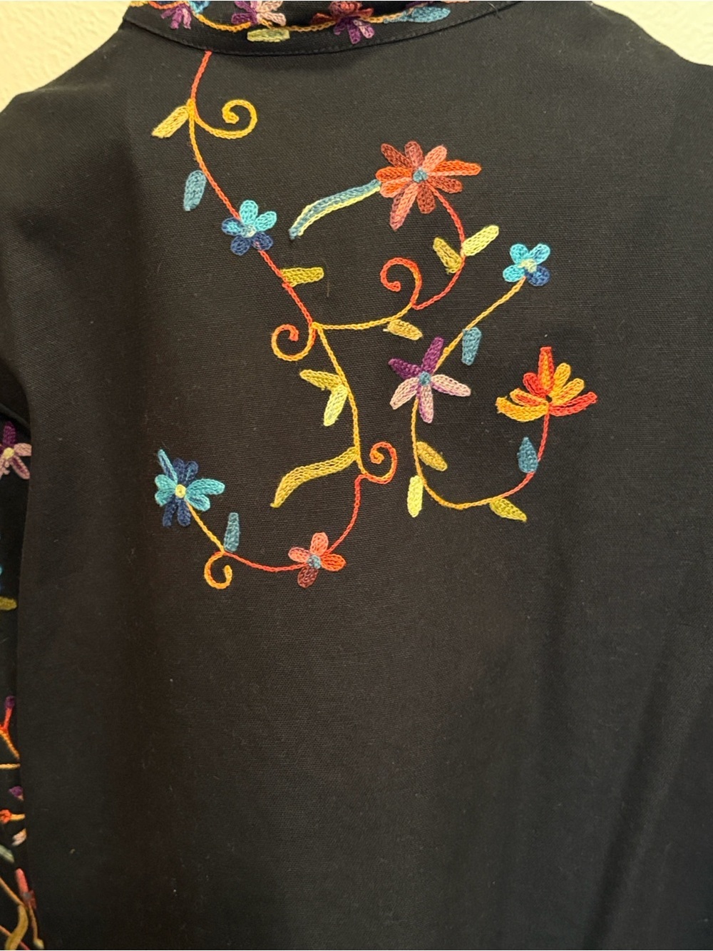 🌺🌺🌺BOGOHO🌺🌺🌺BFA Black Embroidered Floral Button-Up Shacket - 2X - Picture 10 of 10